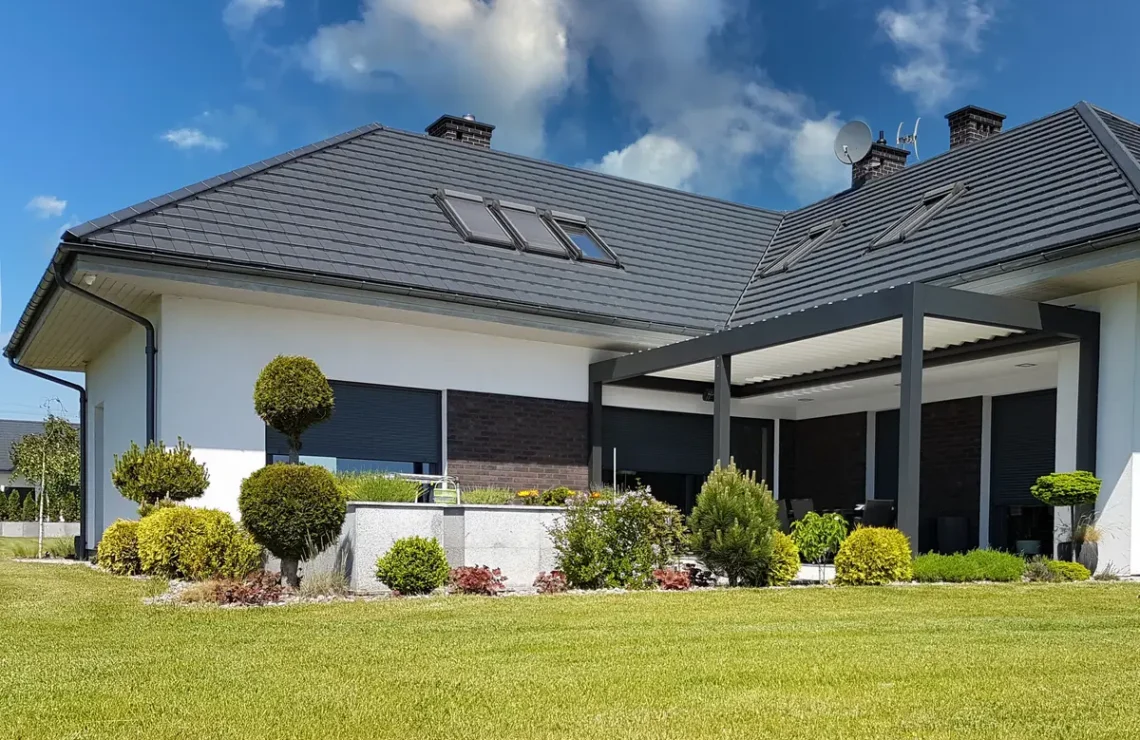 Bioklimatická pergola s naklápacími lamelami, Žilina 2