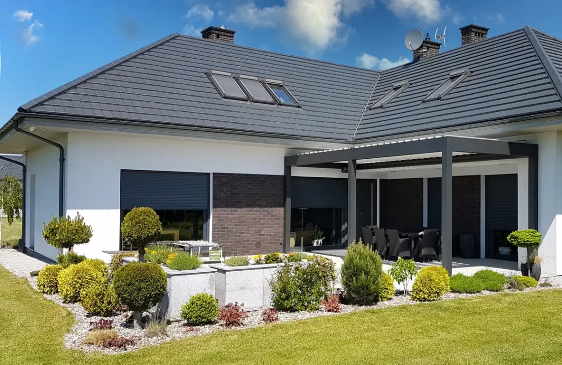 Bioklimatická pergola s naklápacími lamelami, Žilina 4