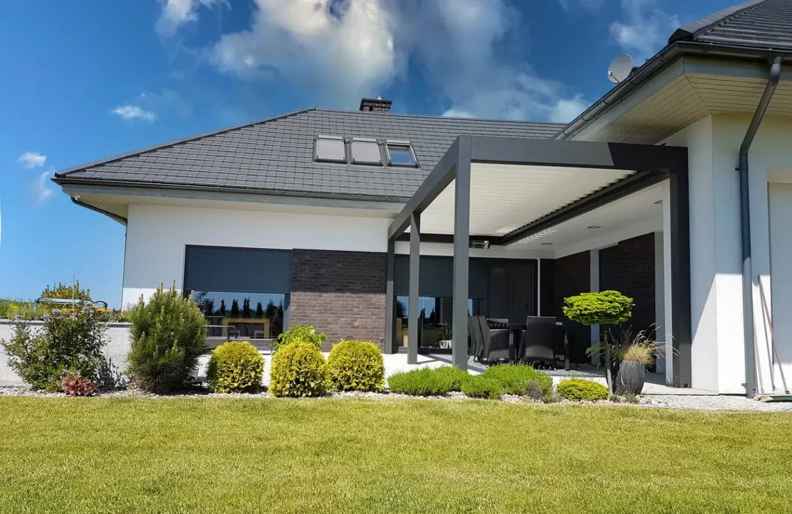 Bioklimatická pergola s naklápacími lamelami, Žilina 6